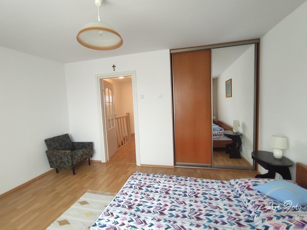 קרוקובה Apartament - 3 Pokojowe Dwupoziomowe Mieszkanie Z Ogrodem מראה חיצוני תמונה